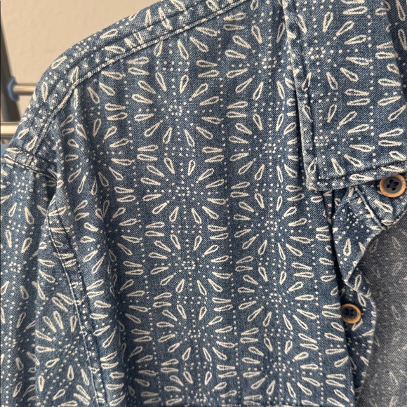 Express Men's Sun-Floral Patterned Denim Shirt-jacket - Picture 3 of 9